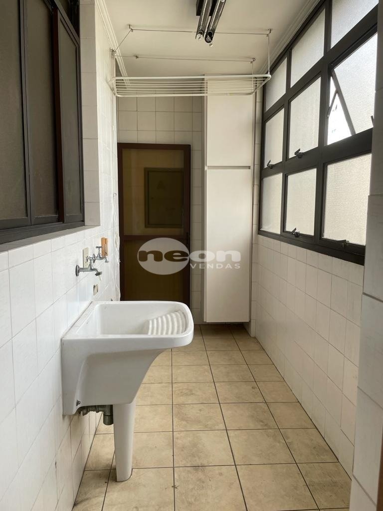 Apartamento à venda com 3 quartos, 130m² - Foto 11