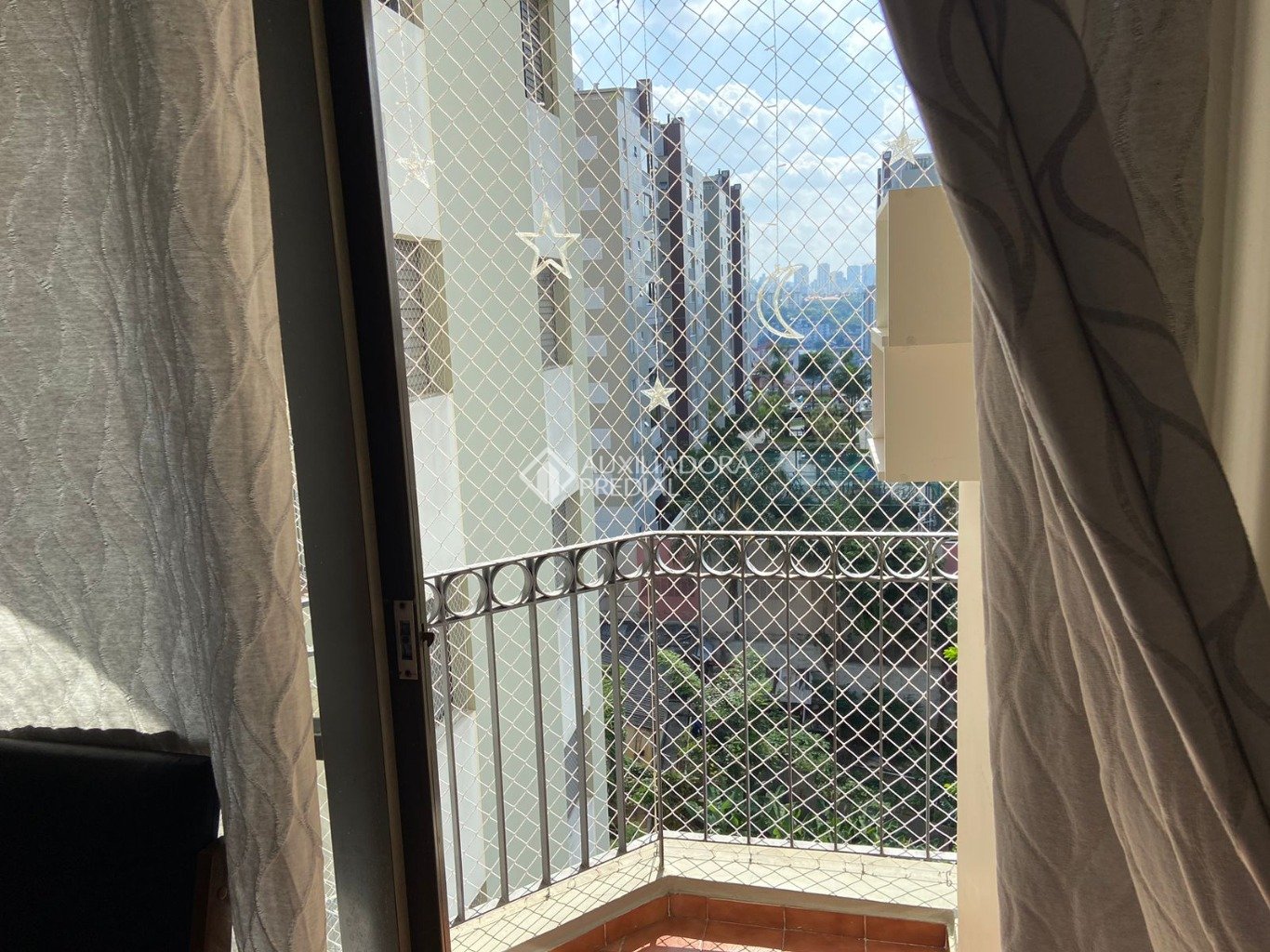 Apartamento à venda com 2 quartos, 56m² - Foto 2