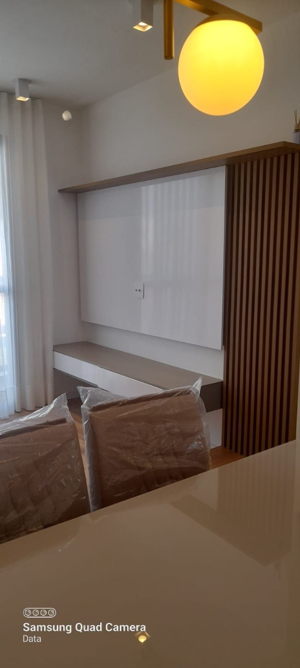 Apartamento à venda com 2 quartos, 62m² - Foto 2