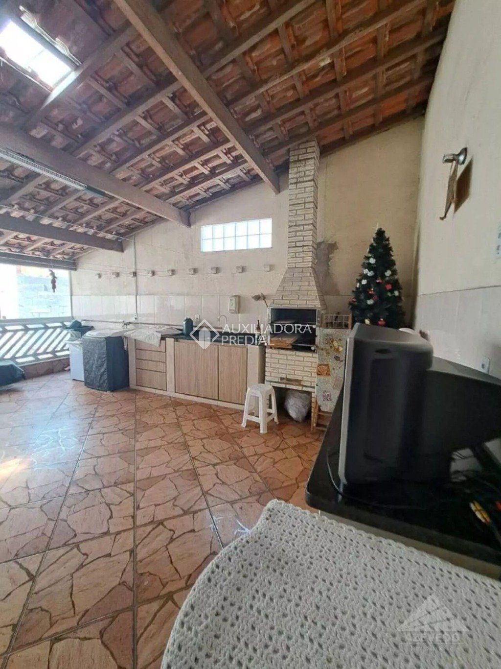 Casa à venda com 3 quartos, 202m² - Foto 1