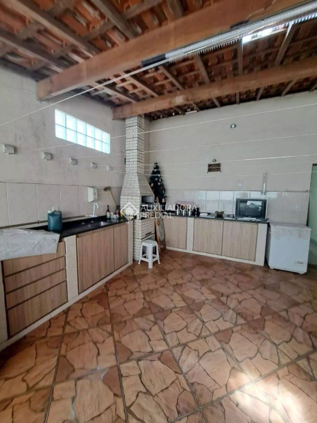 Casa à venda com 3 quartos, 202m² - Foto 3