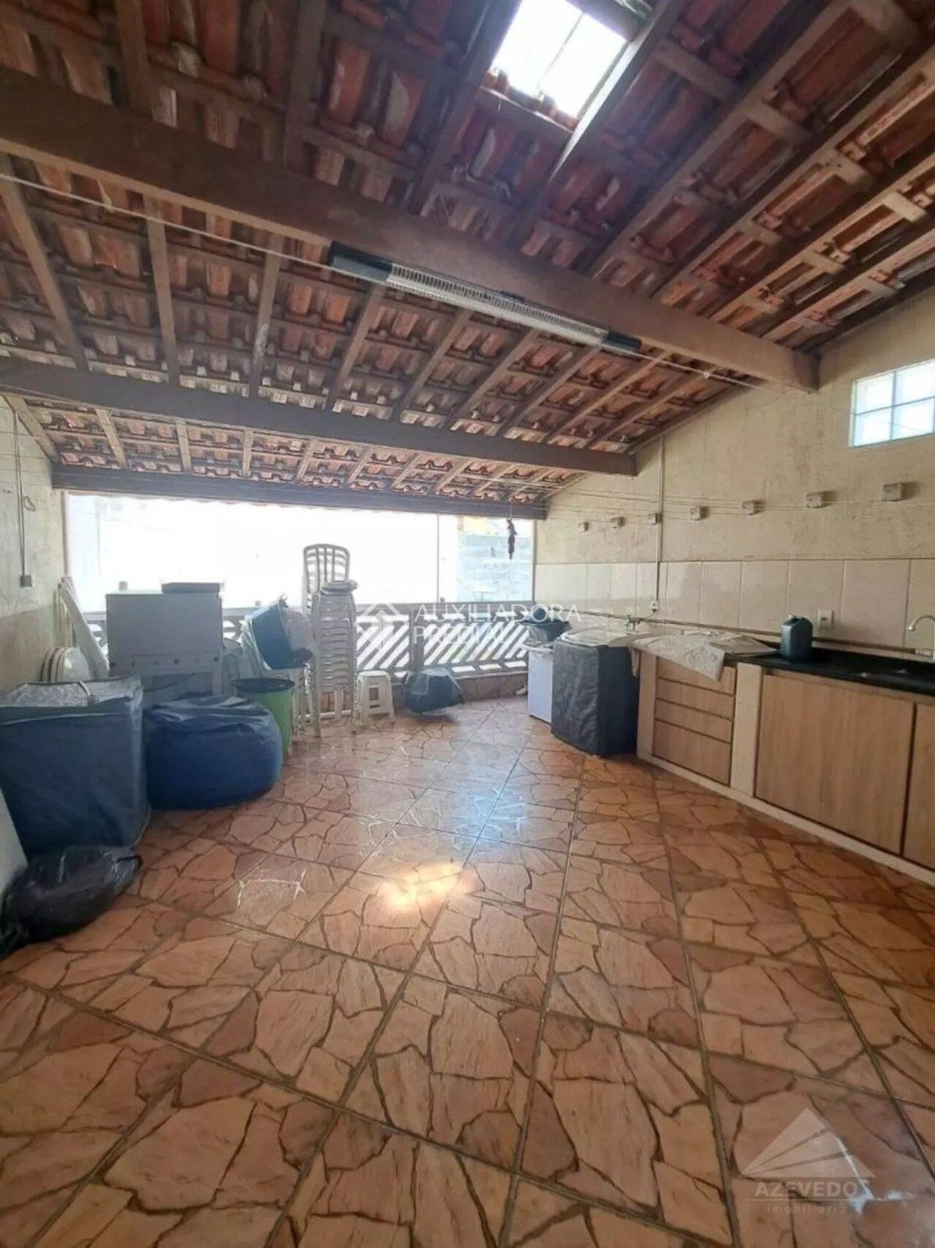 Casa à venda com 3 quartos, 202m² - Foto 2