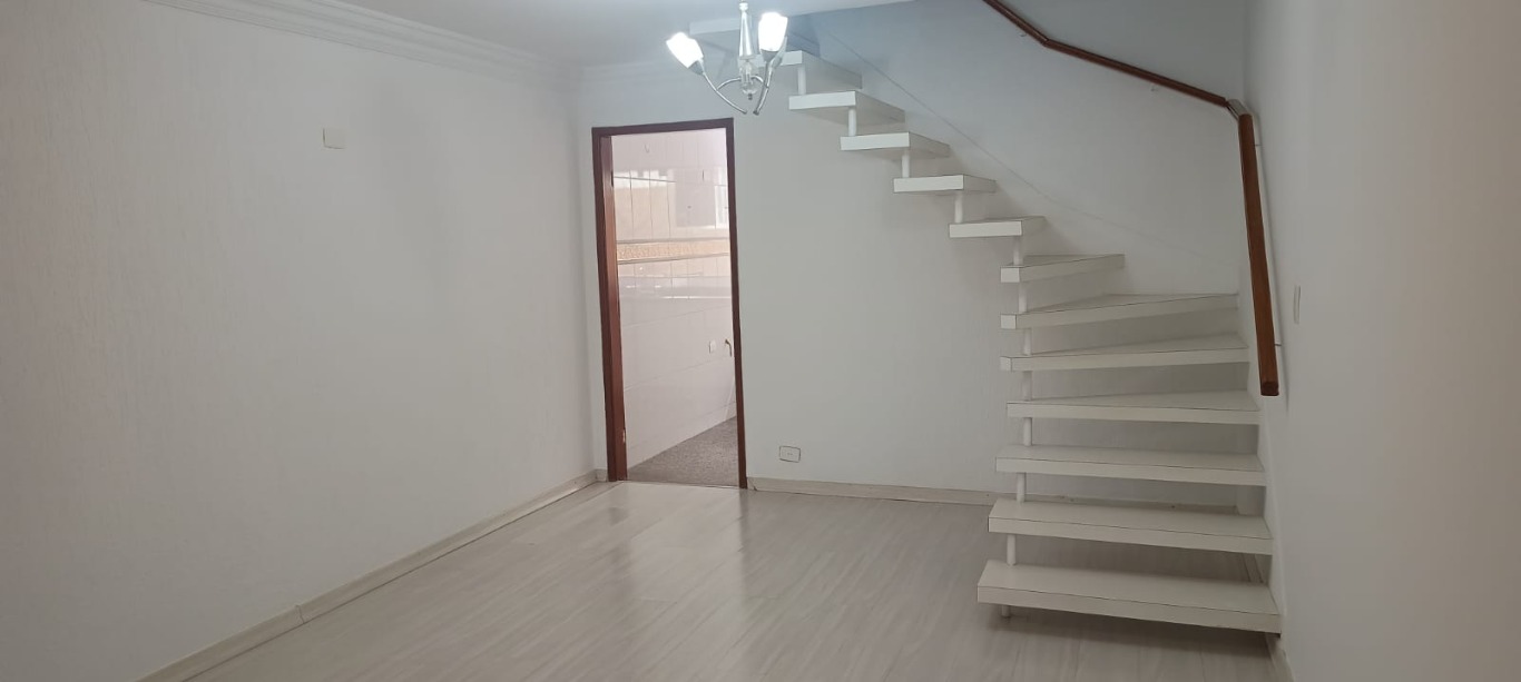 Casa à venda com 2 quartos, 125m² - Foto 1