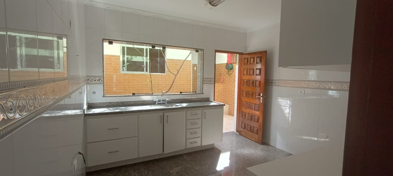 Casa à venda com 2 quartos, 125m² - Foto 5