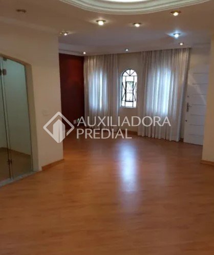 Casa à venda com 3 quartos, 260m² - Foto 1