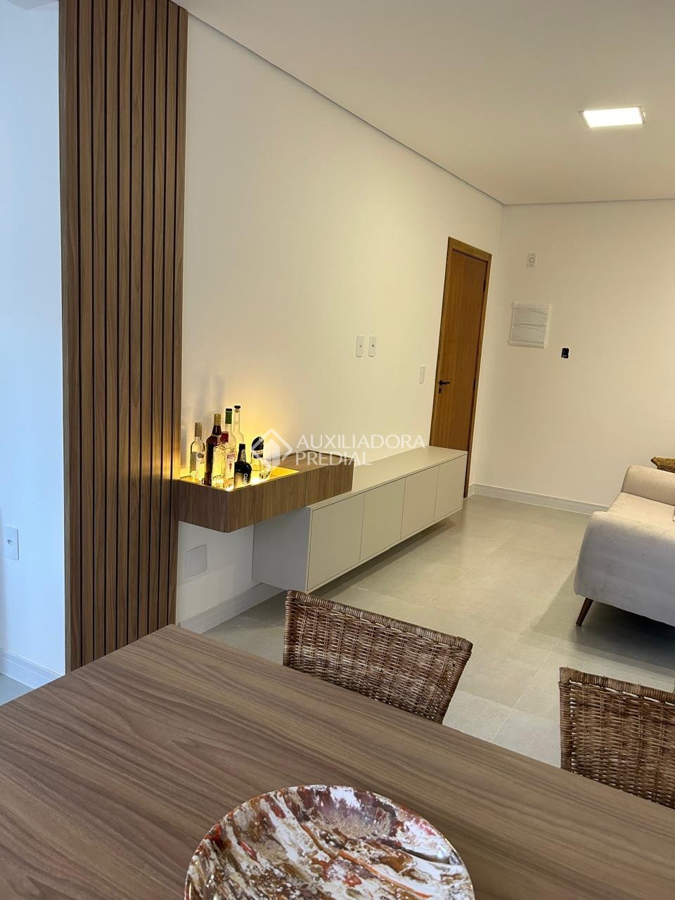 Apartamento à venda com 2 quartos, 61m² - Foto 3