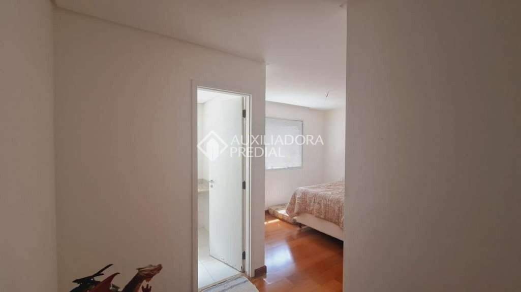 Apartamento à venda com 3 quartos, 135m² - Foto 18