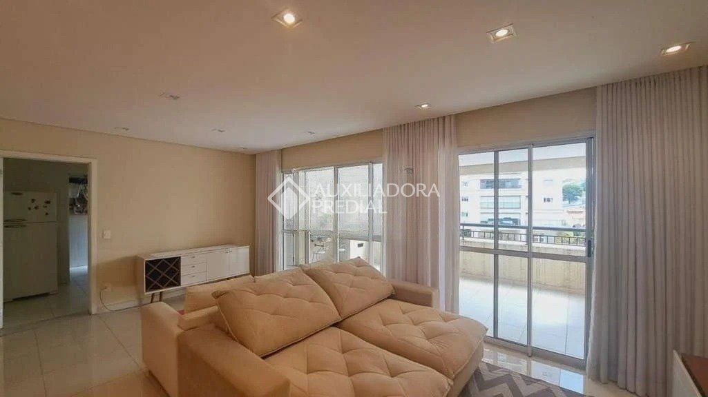 Apartamento à venda com 3 quartos, 135m² - Foto 2