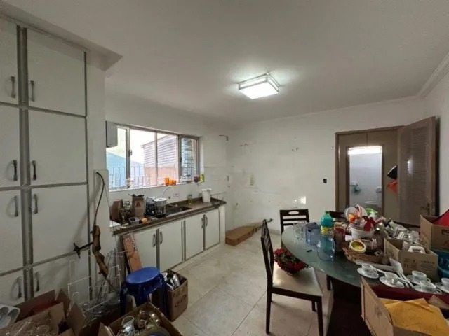 Casa à venda com 3 quartos, 256m² - Foto 2