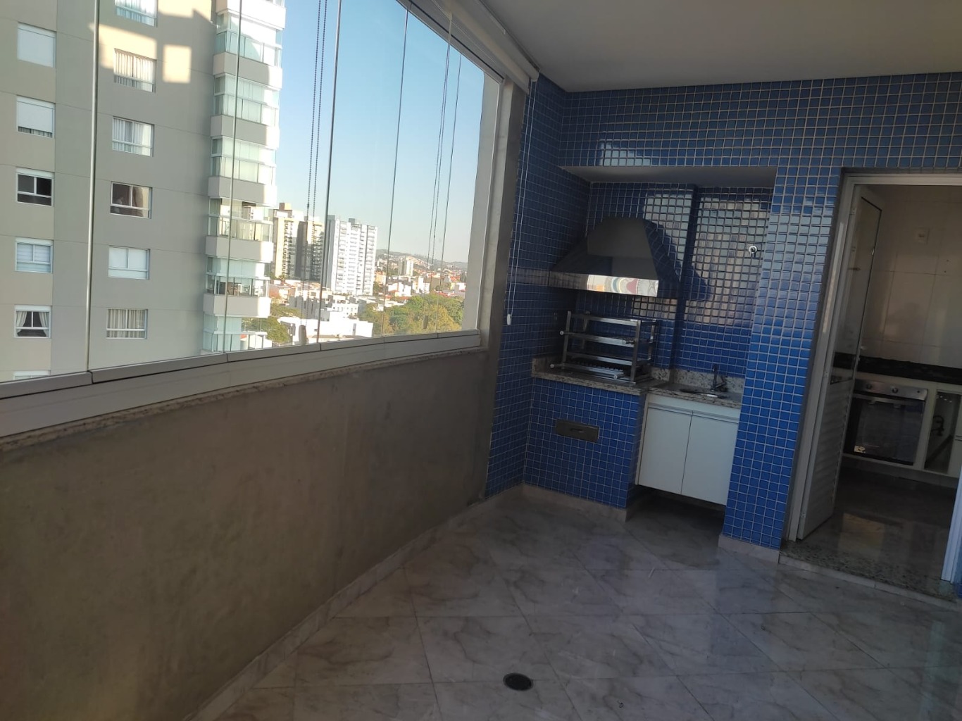 Apartamento à venda com 3 quartos, 159m² - Foto 1