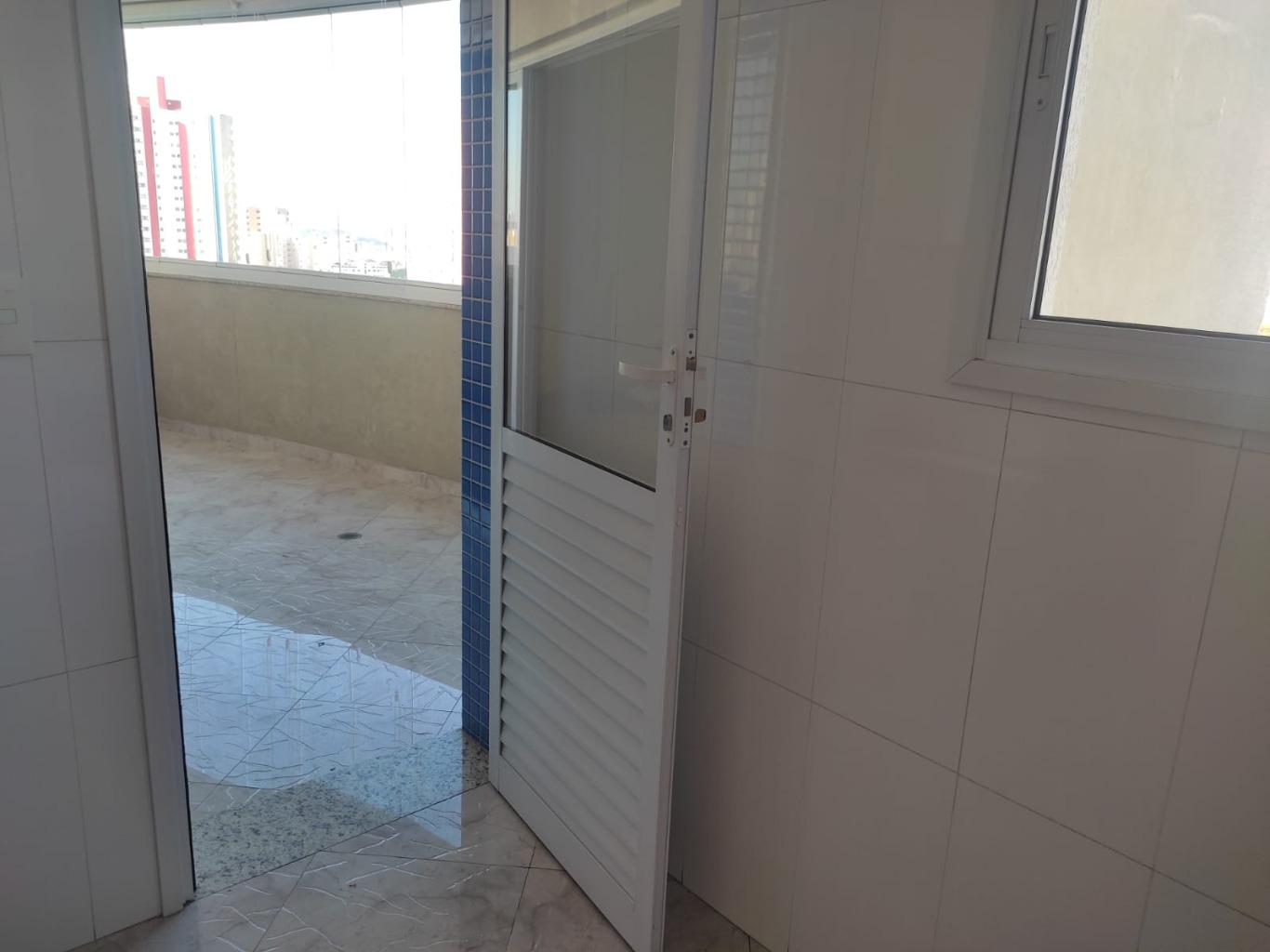 Apartamento à venda com 3 quartos, 159m² - Foto 5