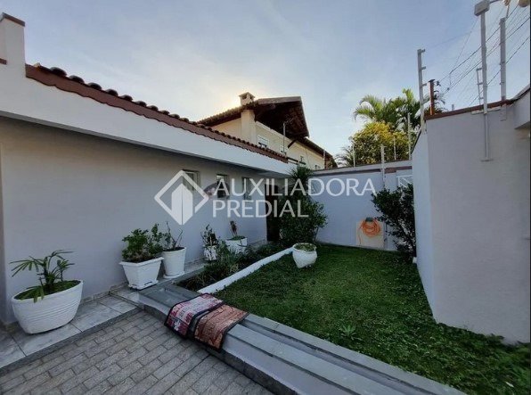 Casa à venda com 4 quartos, 290m² - Foto 35