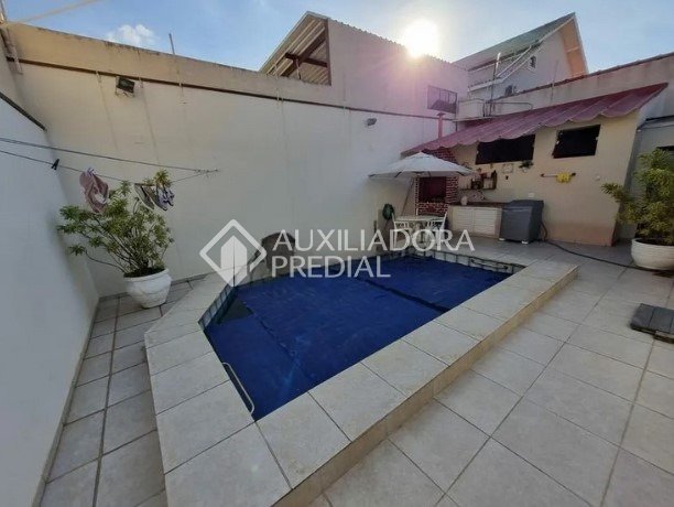 Casa à venda com 4 quartos, 290m² - Foto 30