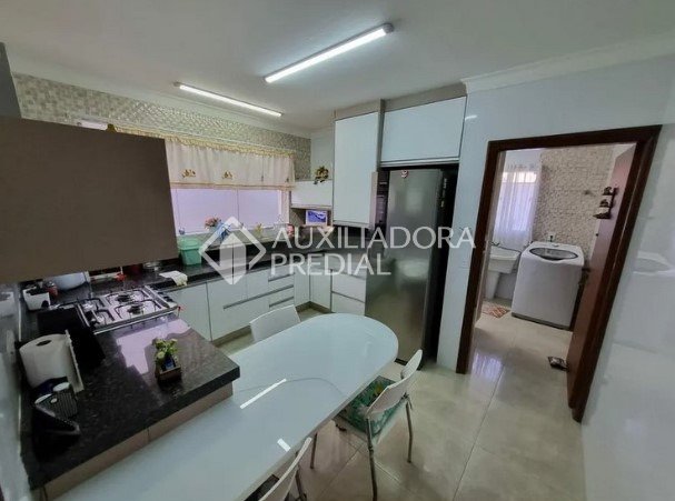 Casa à venda com 4 quartos, 290m² - Foto 7