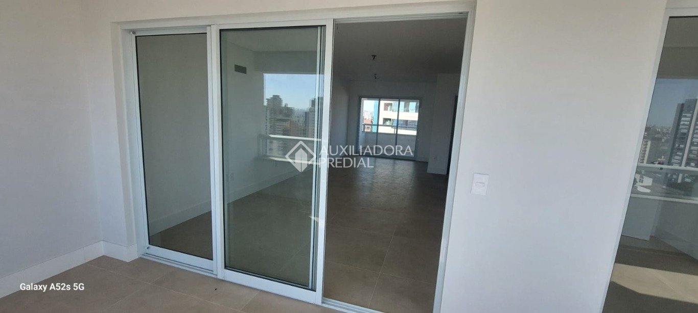 Apartamento à venda com 3 quartos, 190m² - Foto 12