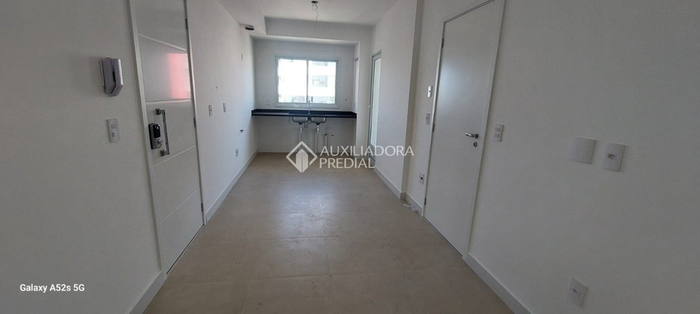 Apartamento à venda com 3 quartos, 190m² - Foto 11