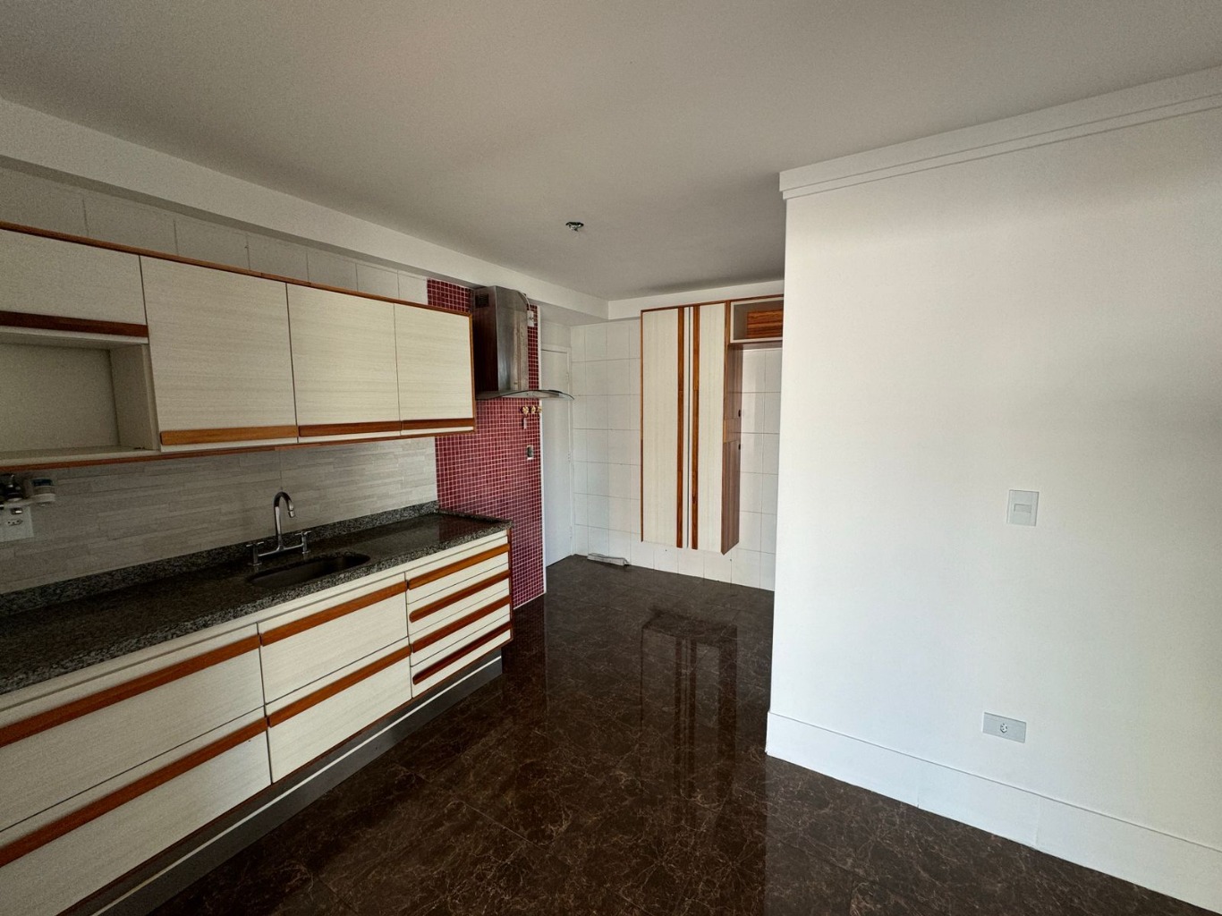 Apartamento à venda com 3 quartos, 104m² - Foto 4