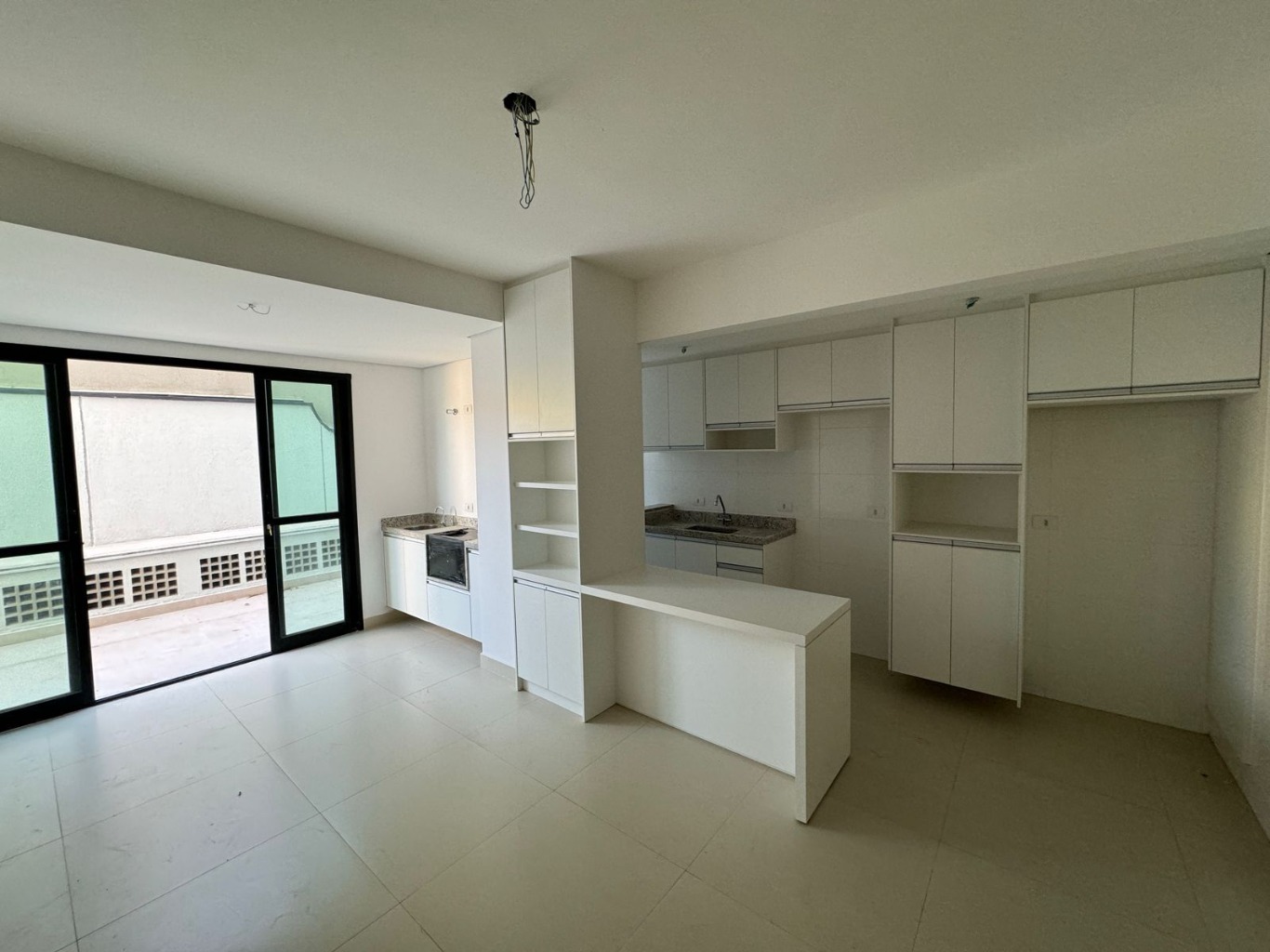 Apartamento à venda com 2 quartos, 82m² - Foto 3