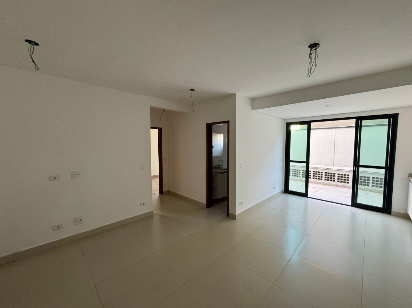 Apartamento à venda com 2 quartos, 82m² - Foto 4