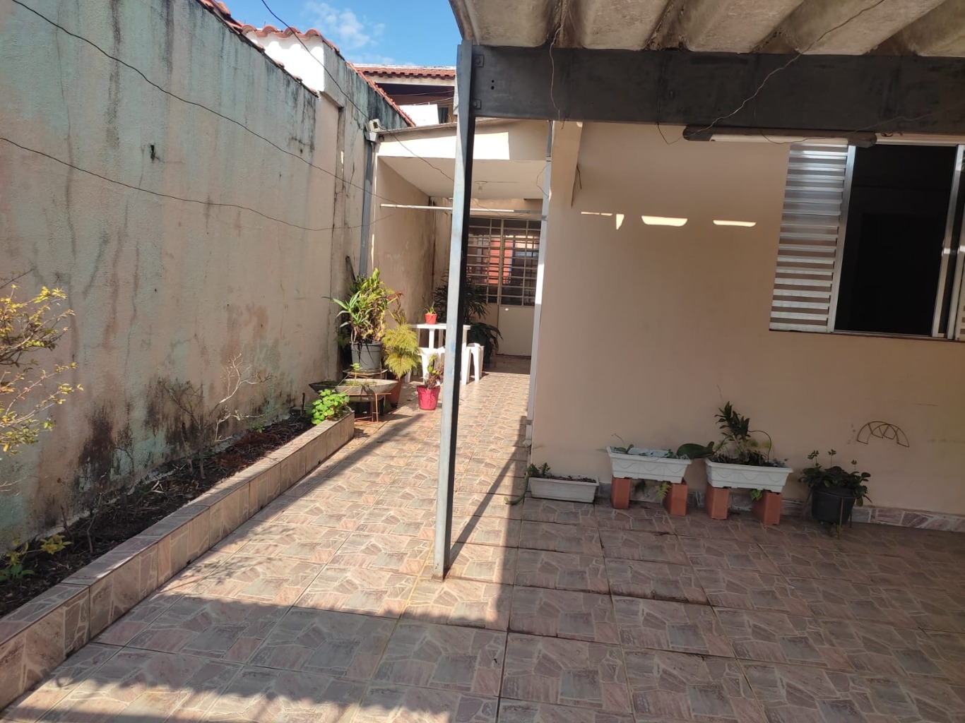 Casa à venda com 3 quartos, 120m² - Foto 1