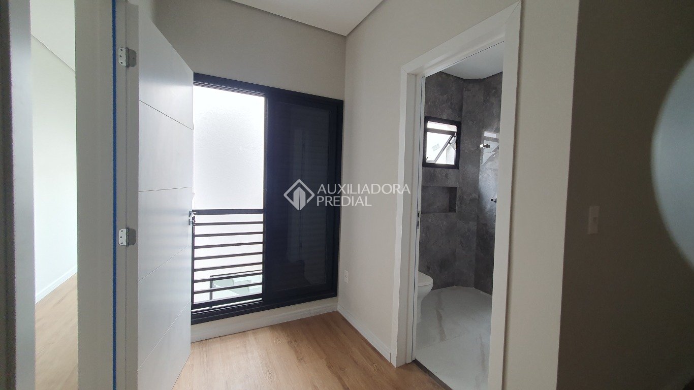 Casa à venda com 3 quartos, 220m² - Foto 18