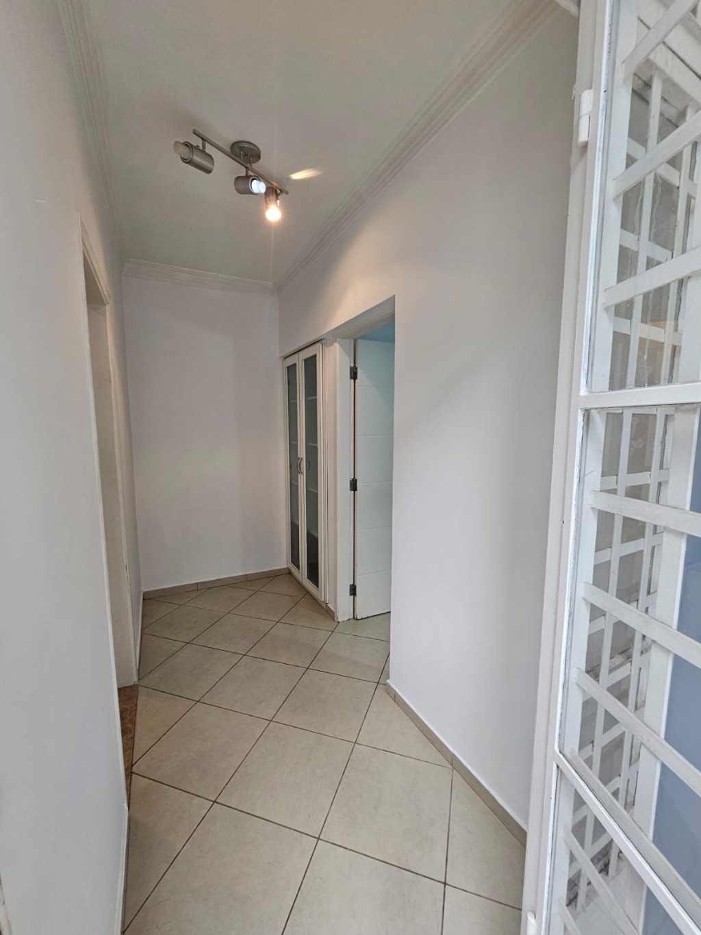 Casa à venda com 3 quartos, 172m² - Foto 8