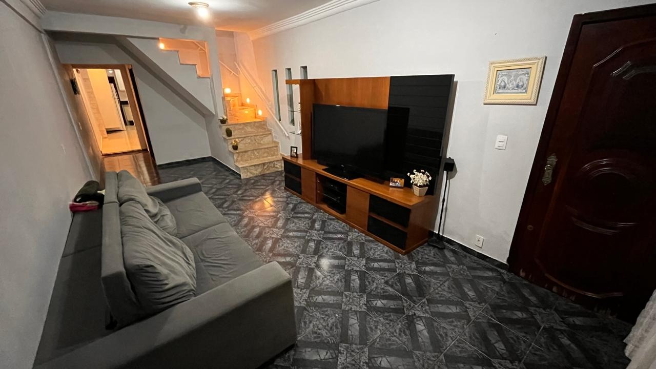 Casa à venda com 3 quartos, 201m² - Foto 2