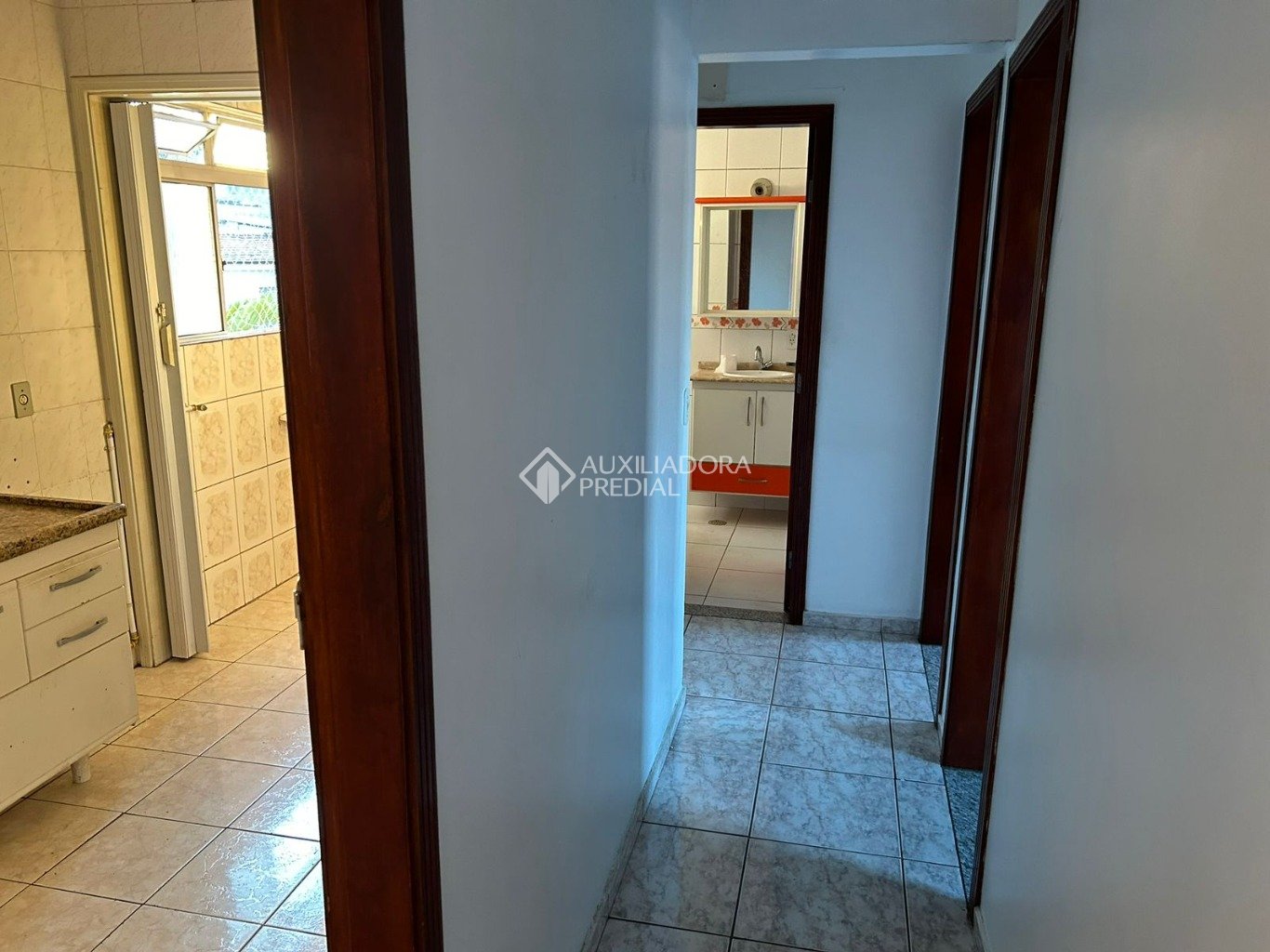 Apartamento à venda com 2 quartos, 65m² - Foto 3