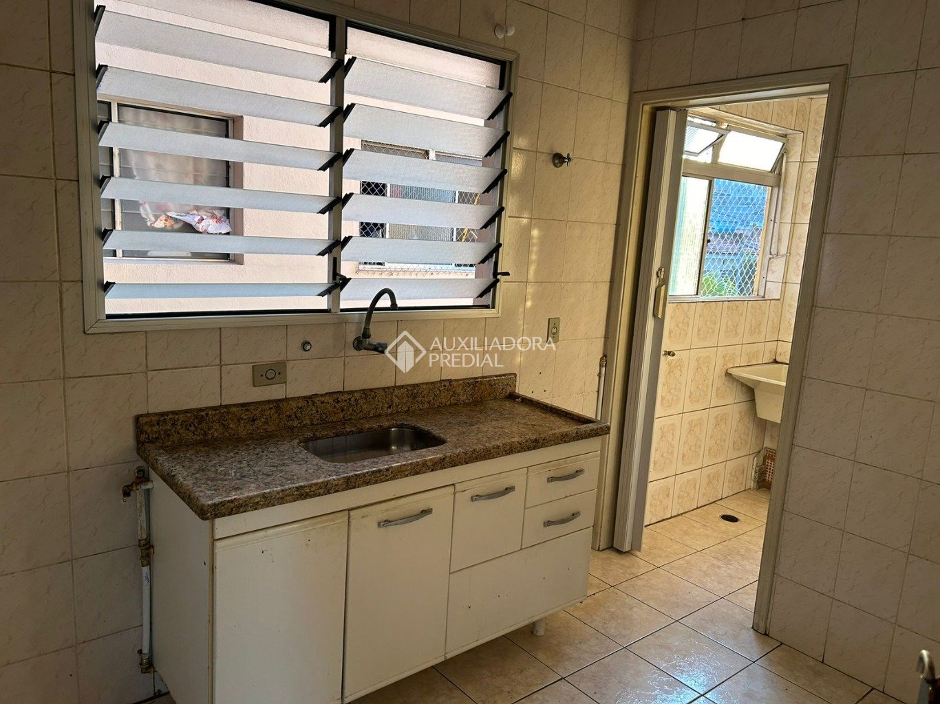 Apartamento à venda com 2 quartos, 65m² - Foto 4