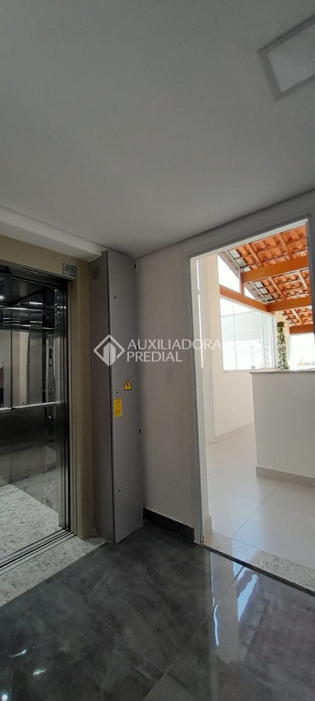 Cobertura à venda com 2 quartos, 110m² - Foto 2