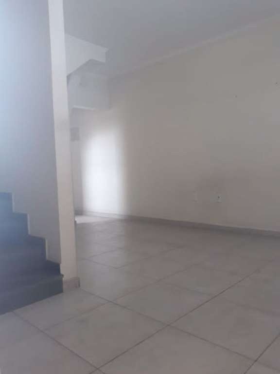 Casa à venda com 2 quartos, 142m² - Foto 2