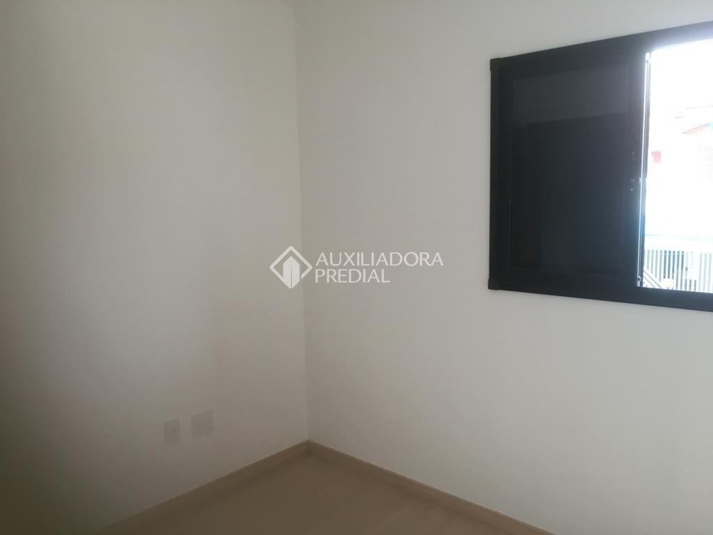 Casa à venda com 3 quartos, 68m² - Foto 5