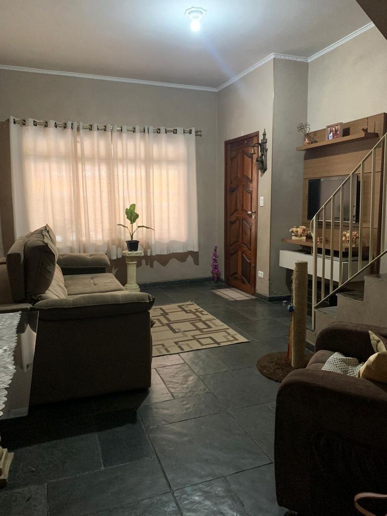 Casa à venda com 2 quartos, 133m² - Foto 1