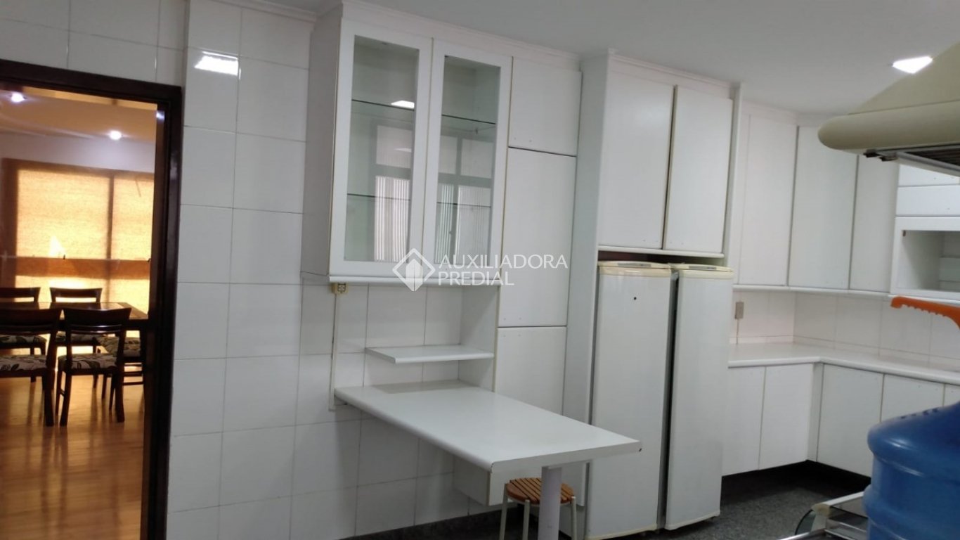 Apartamento à venda com 3 quartos, 190m² - Foto 7