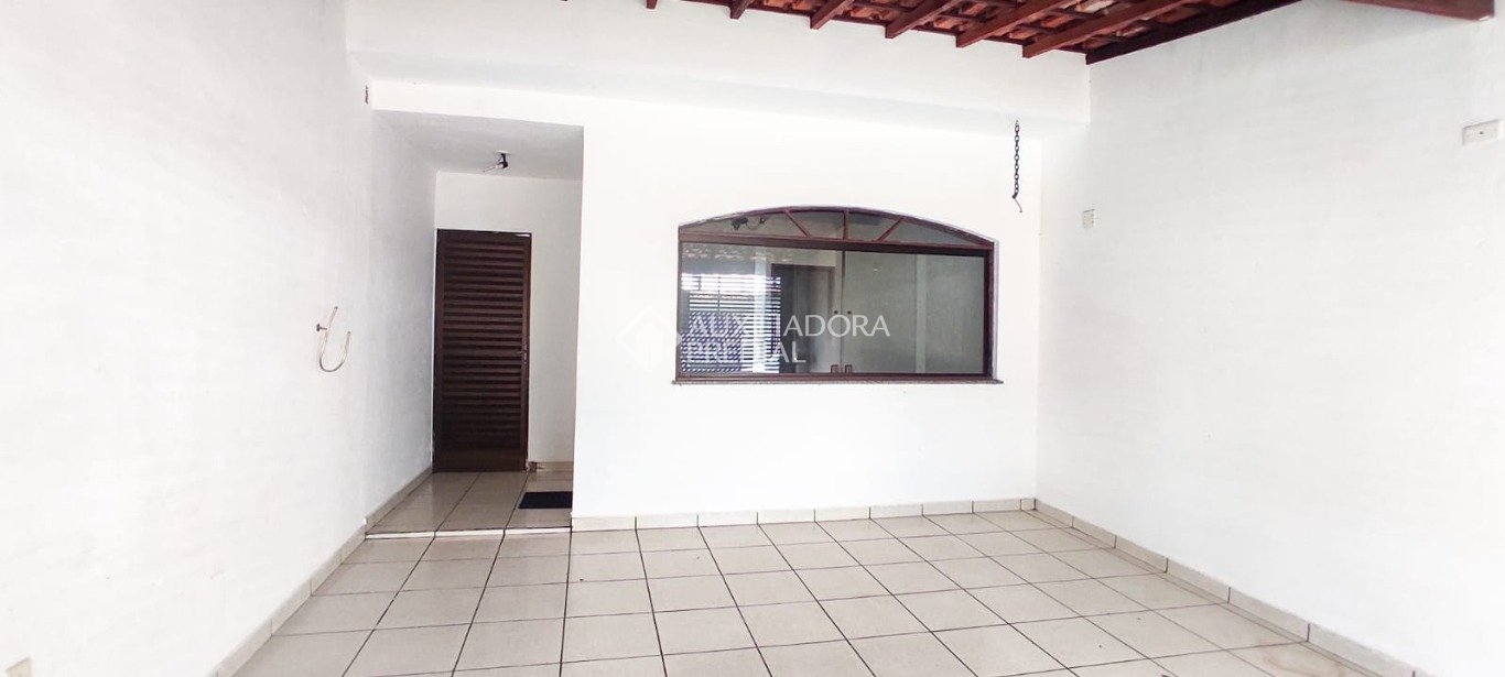 Casa à venda com 3 quartos, 162m² - Foto 4