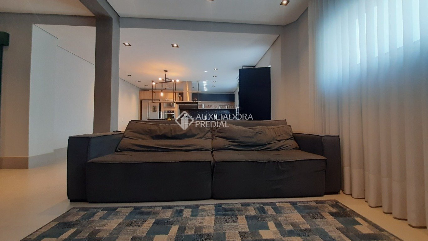 Casa à venda com 4 quartos, 340m² - Foto 6