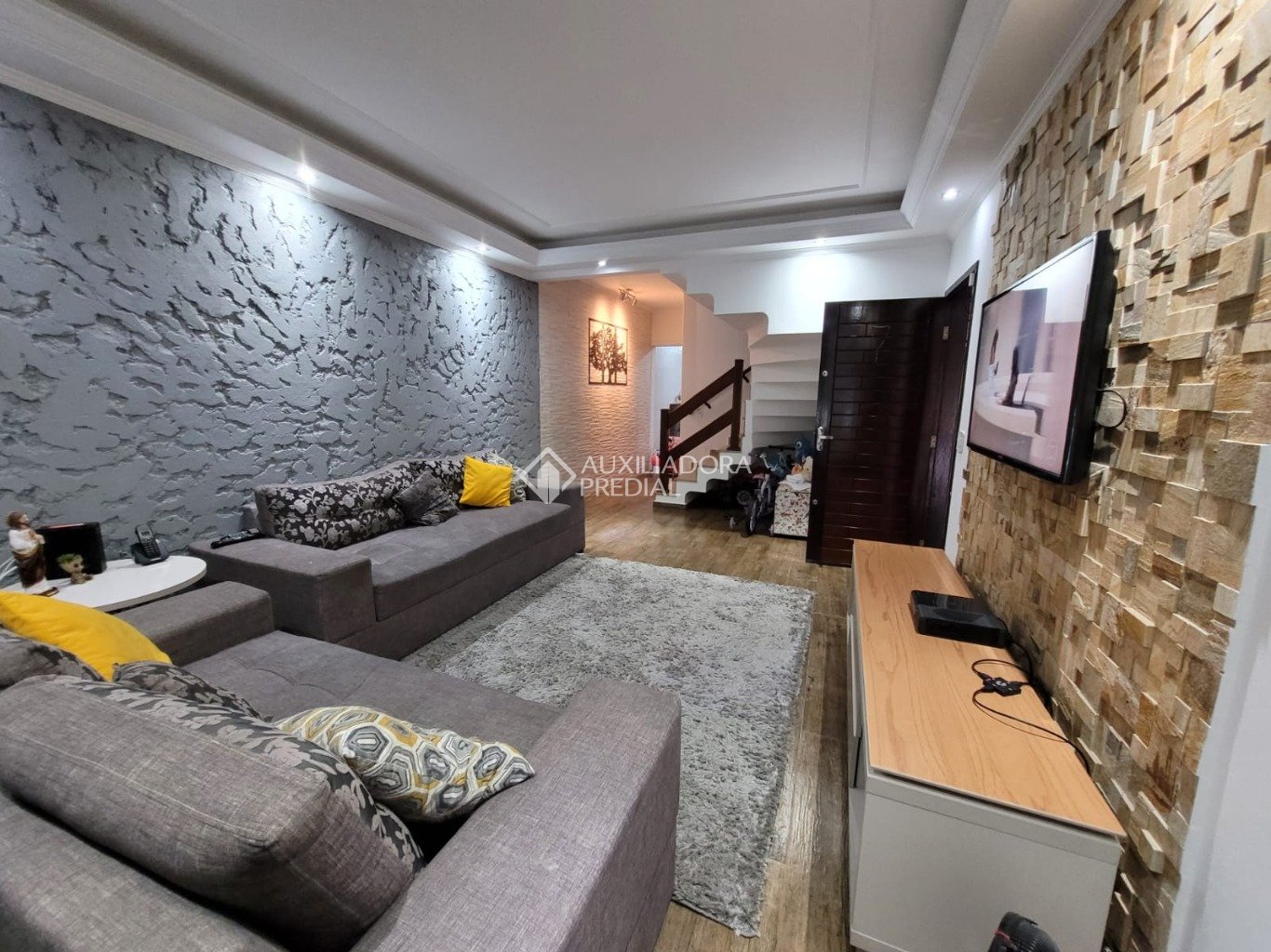 Casa à venda com 3 quartos, 173m² - Foto 1