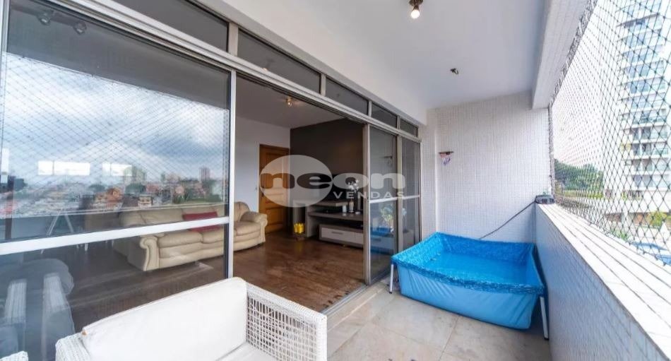 Apartamento à venda com 4 quartos, 159m² - Foto 8