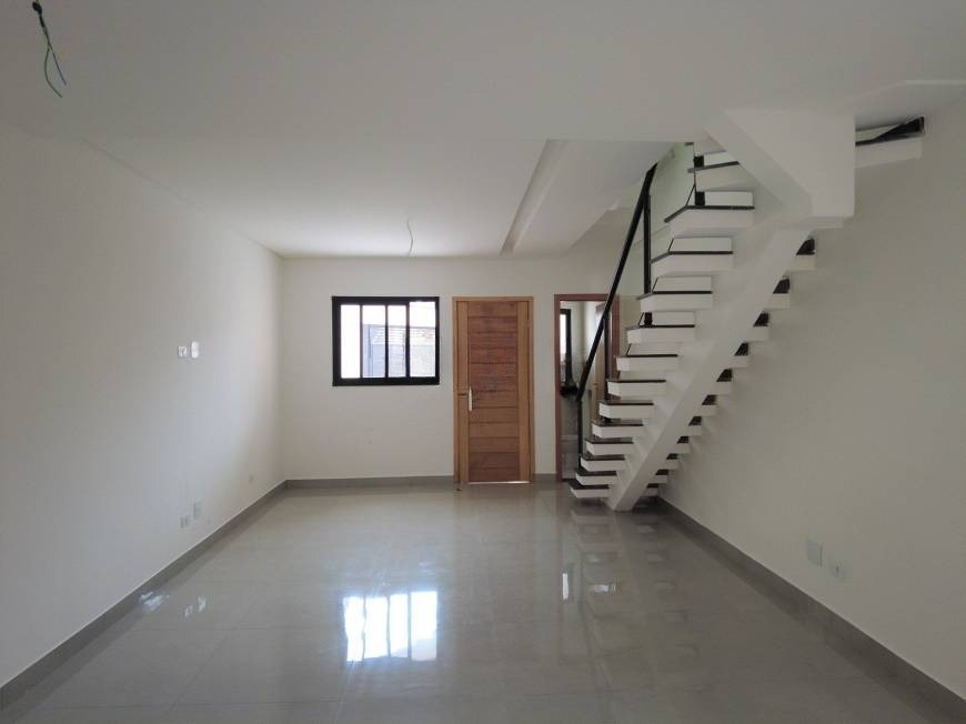 Casa à venda com 3 quartos, 105m² - Foto 2