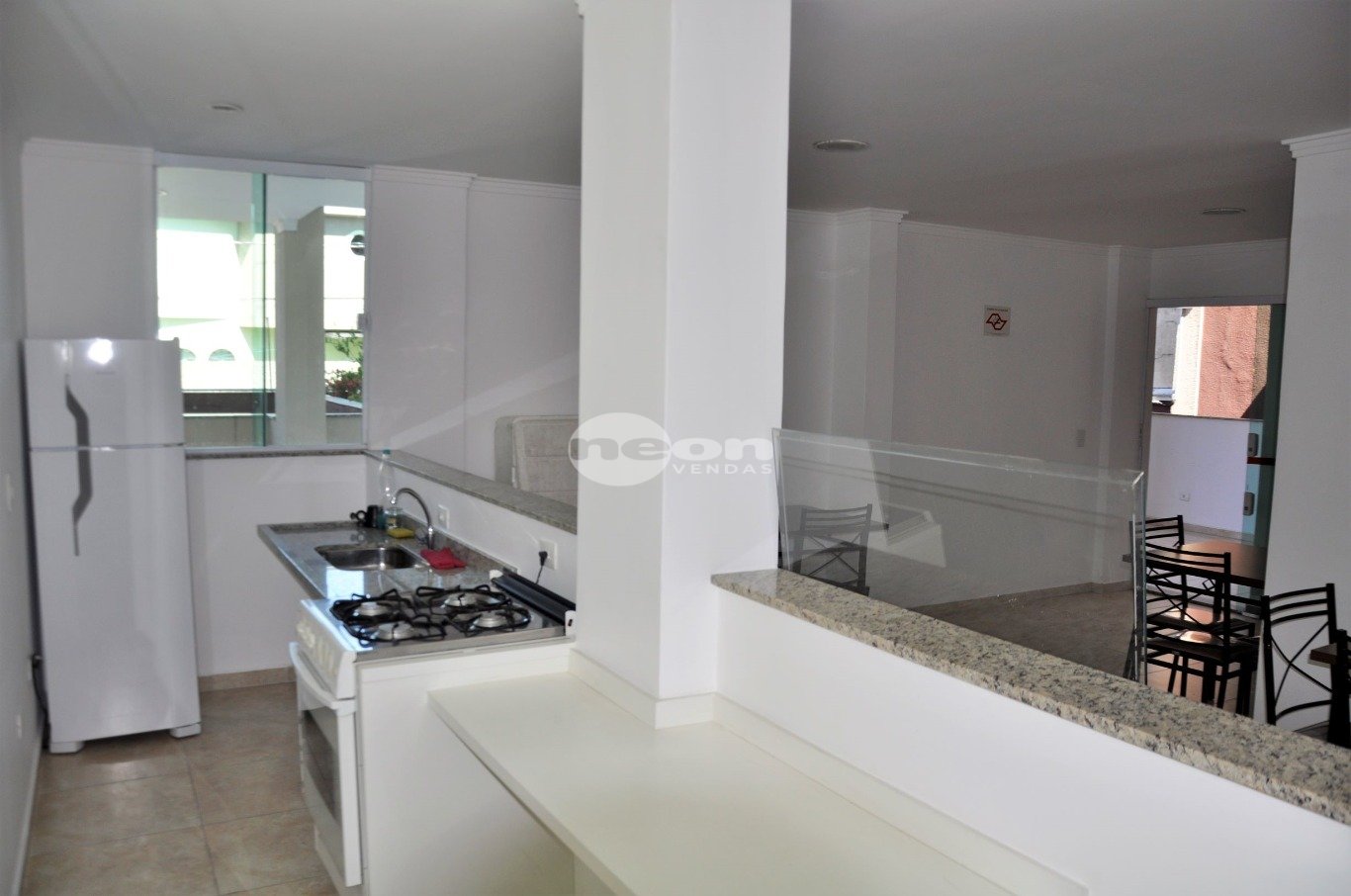 Apartamento à venda com 2 quartos, 62m² - Foto 18