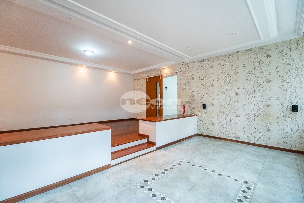 Casa à venda com 3 quartos, 335m² - Foto 4