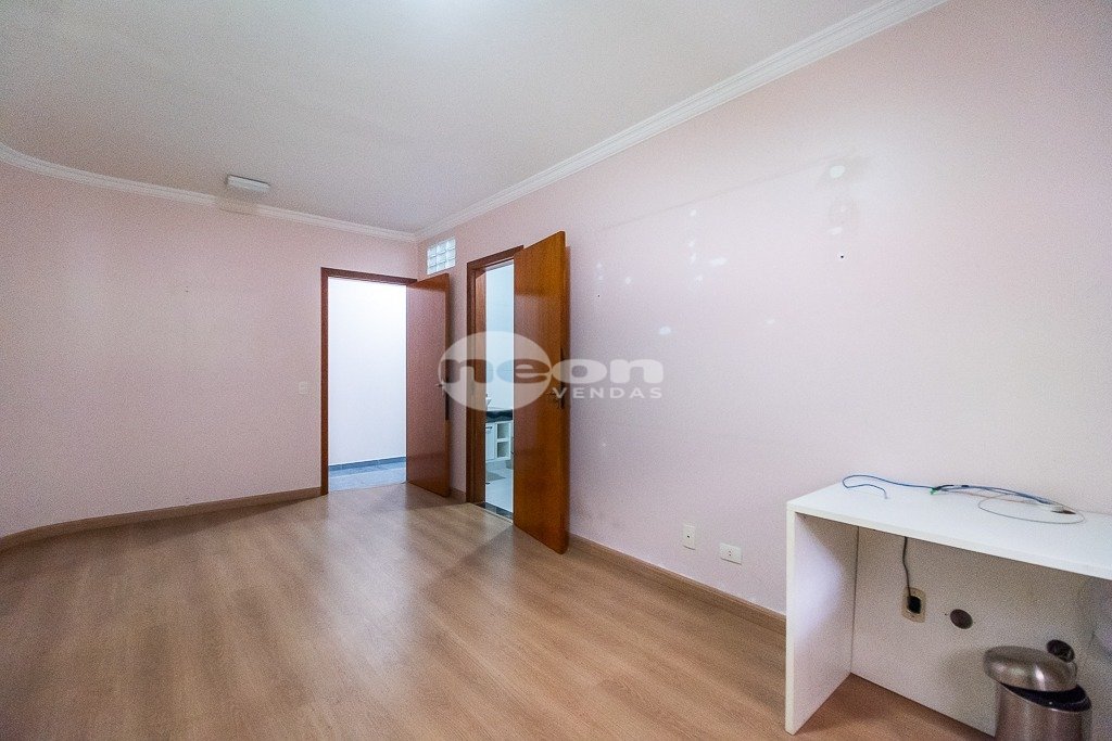 Casa à venda com 3 quartos, 335m² - Foto 27