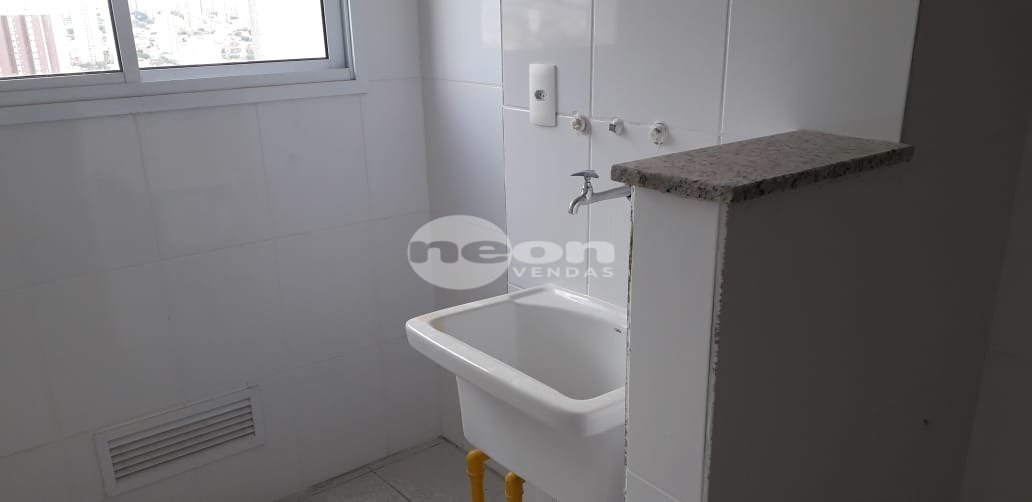 Apartamento à venda com 2 quartos, 65m² - Foto 4