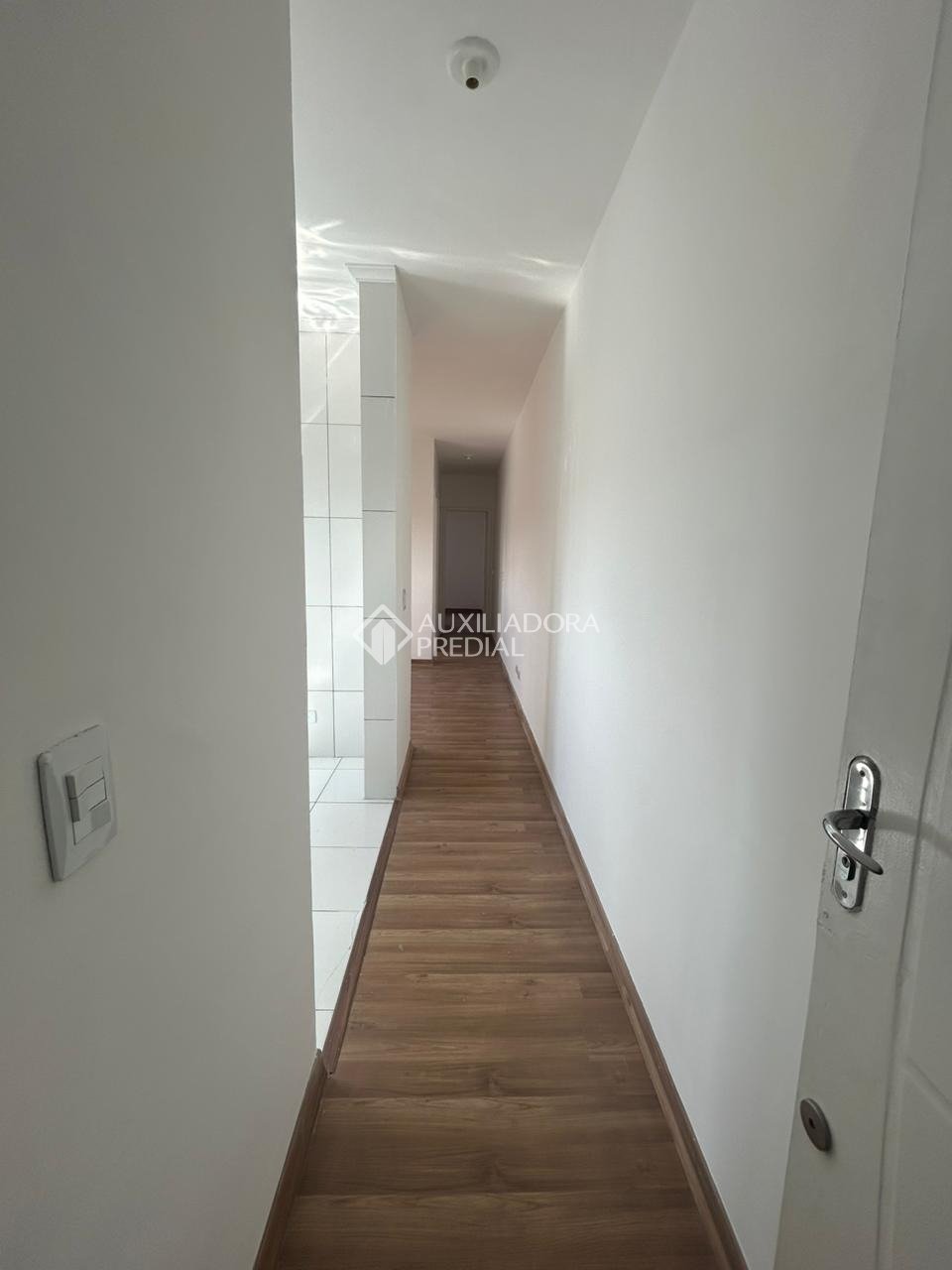 Apartamento à venda com 2 quartos, 56m² - Foto 2