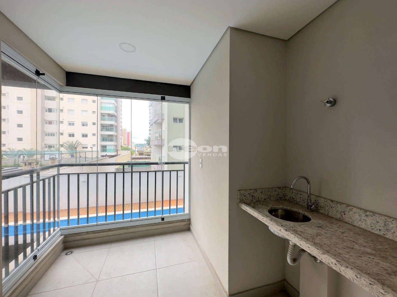 Apartamento à venda com 2 quartos, 65m² - Foto 7