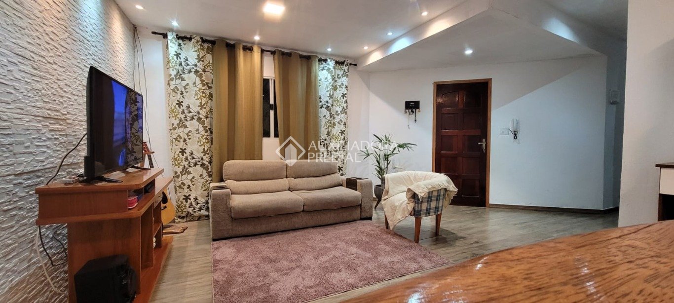 Casa à venda com 3 quartos, 130m² - Foto 1