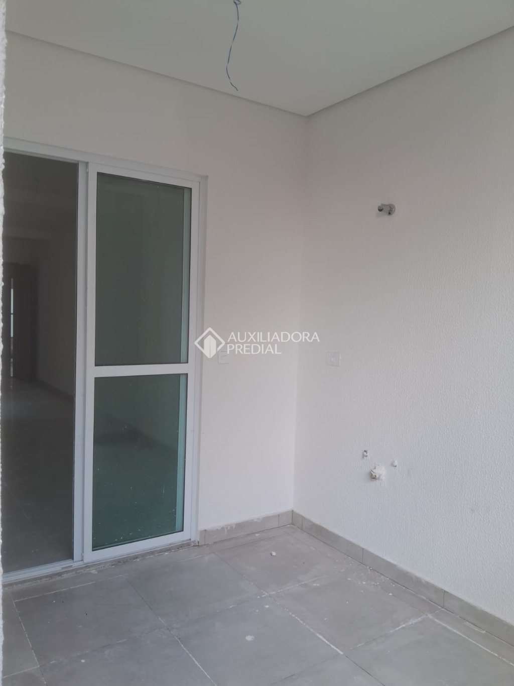 Apartamento à venda com 2 quartos, 61m² - Foto 2