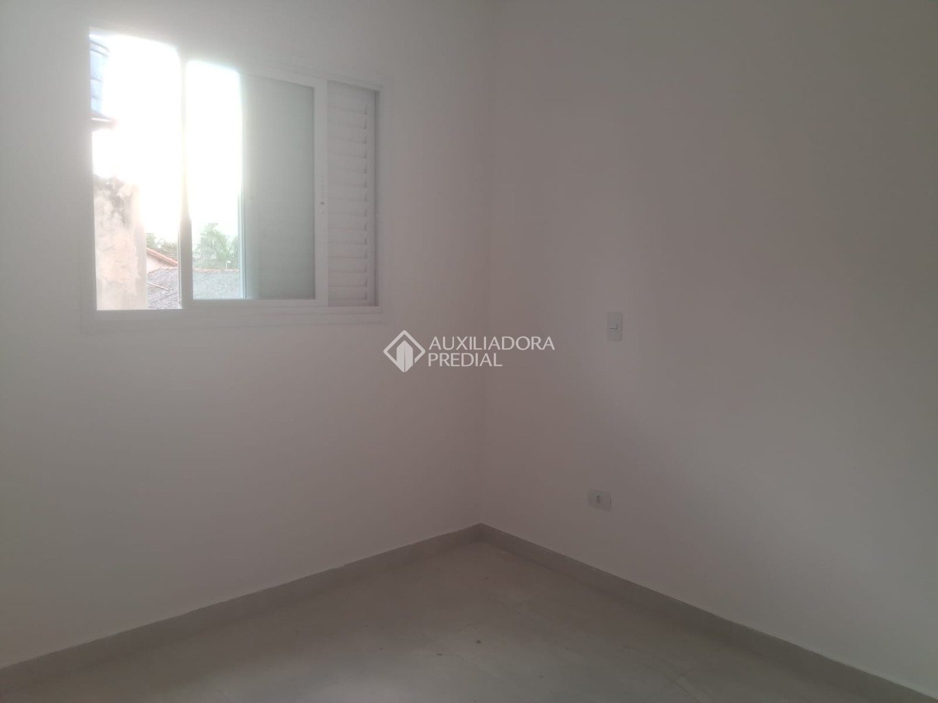 Apartamento à venda com 2 quartos, 61m² - Foto 4